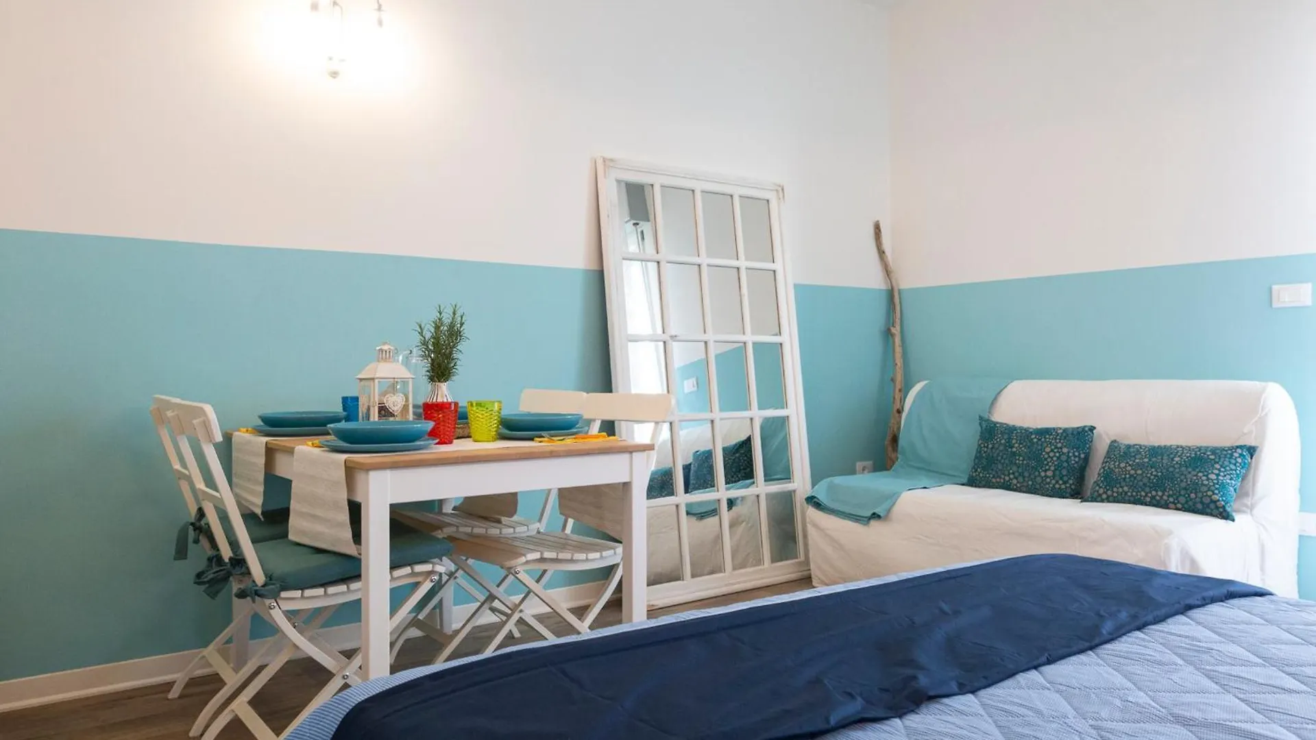 פורטו סנטה מרגריטה די קאורלה Colourful Modern Studio By The Sea דירה