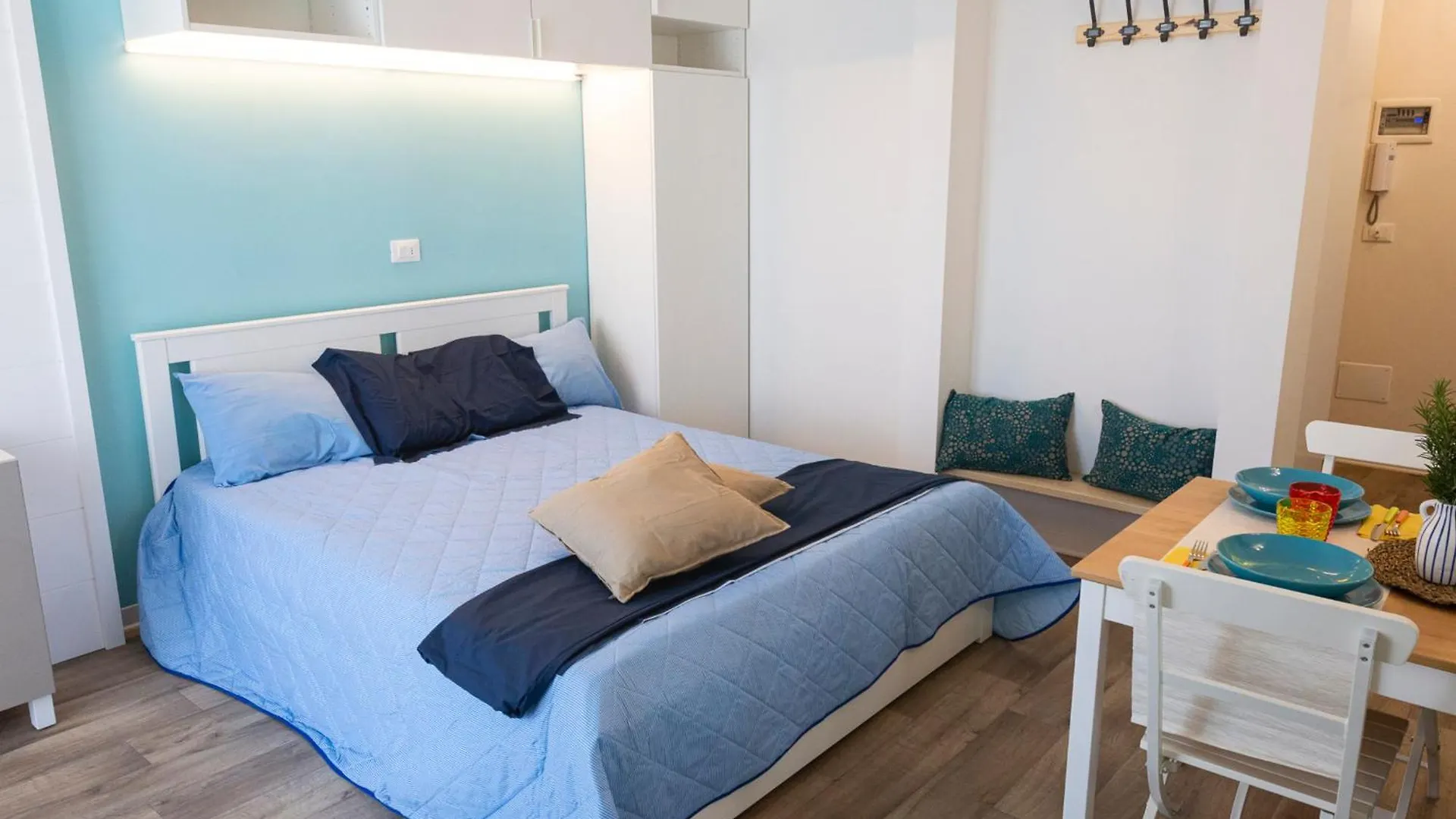 פורטו סנטה מרגריטה די קאורלה Colourful Modern Studio By The Sea דירה פורטו סנטה מרגריטה די קאורלה